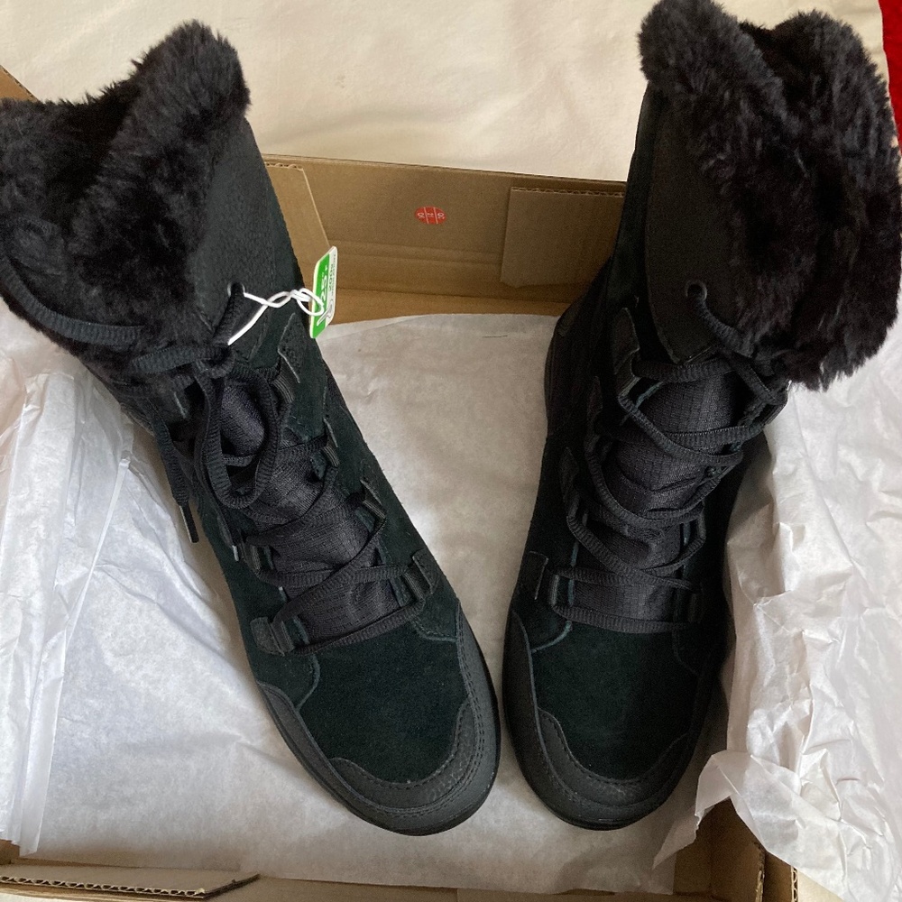 Title: Columbia Ice Maiden II Women’s Snow Boots | Size 8